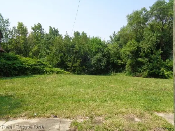2526 W Forest Avenue, Detroit, MI 48208