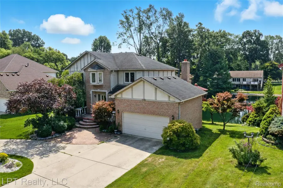 1142 E South Boulevard, Troy, MI 48085 - #2