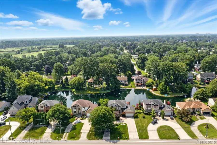 1142 E South Boulevard, Troy, MI 48085 - #3
