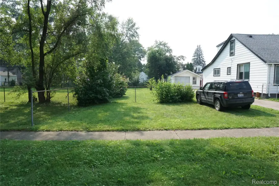 Vacant Leona Drive, Redford, MI 48239 - #3