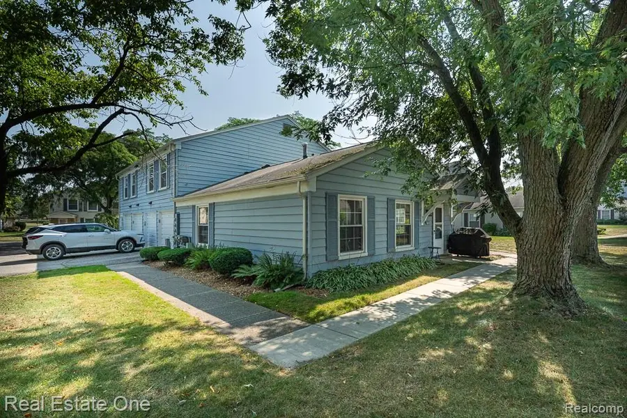 2652 Wildwood Court, Lake Orion, MI 48360 - #2
