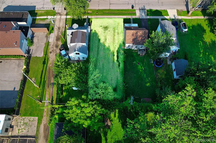 00000 Centralia, Redford, MI 48240 - #2