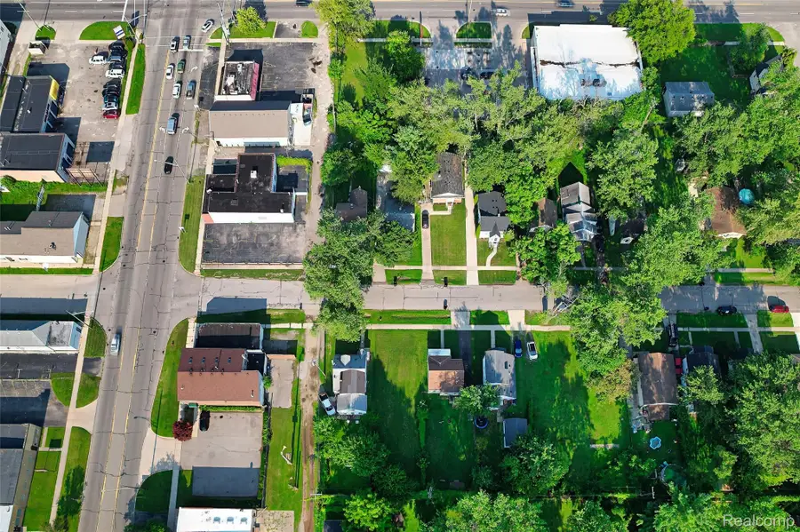 00000 Centralia, Redford, MI 48240 - #3