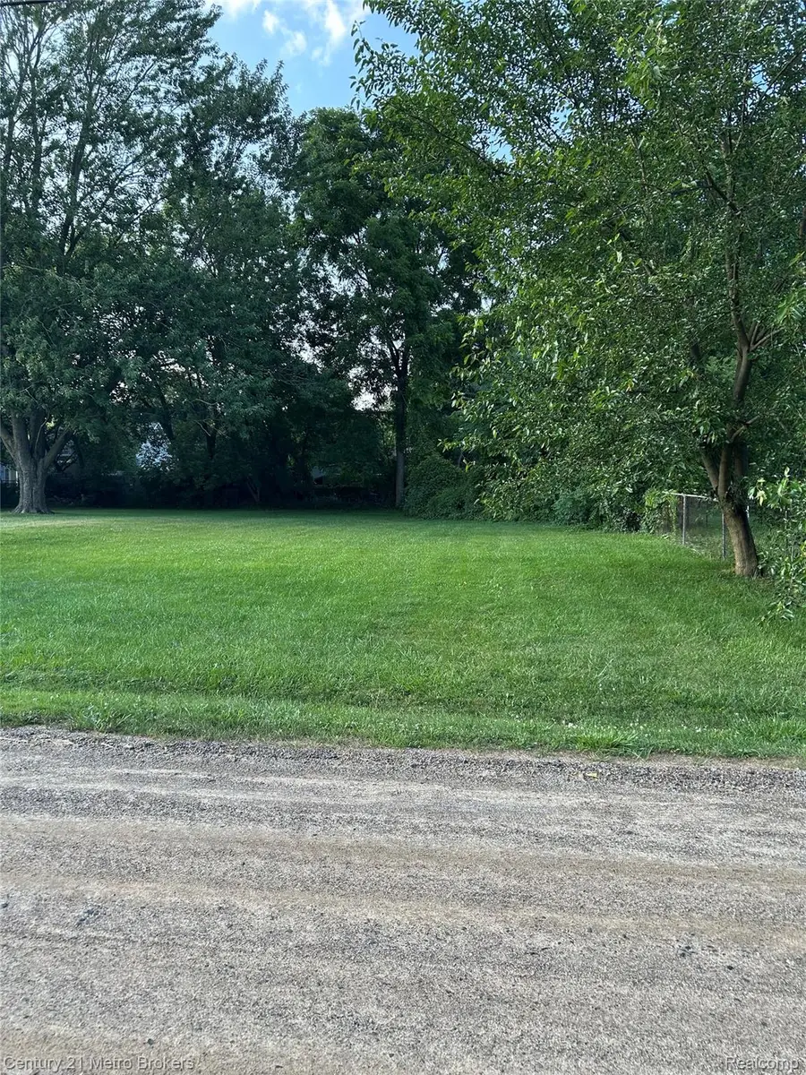 0 W Gracelawn Avenue, Flint, MI 48504 - #2