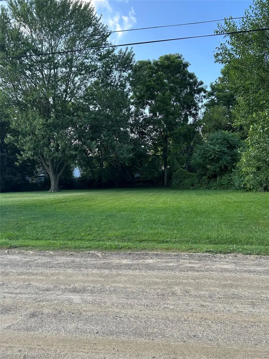 0 W Gracelawn Avenue, Flint, MI 48504 - #3
