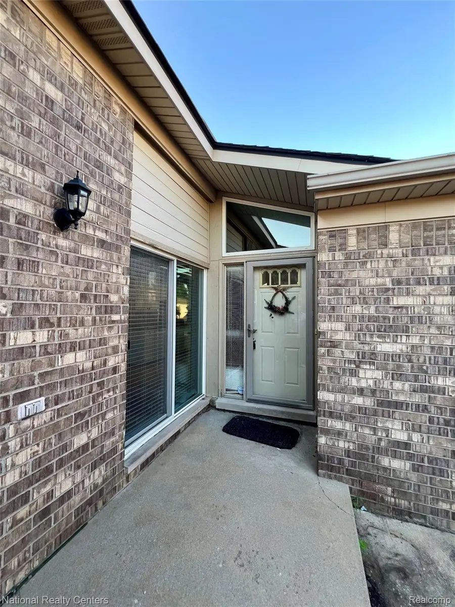 50314 Paradise Court, Macomb, MI 48044 - #2