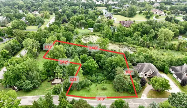 8285 Grovemont Court, GrandBlanc, MI 48439
