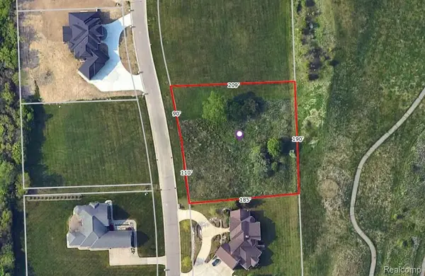16804 Kings Fairway Lane, GrandBlanc, MI 48439
