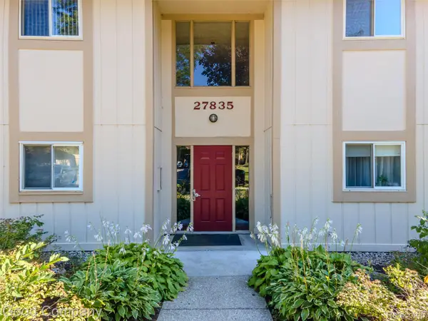 27835 Berrywood Lane #56, FarmingtonHills, MI 48334