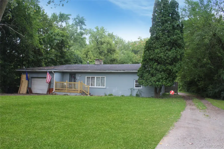 35344 Ecorse Road, Romulus, MI 48174 - #3