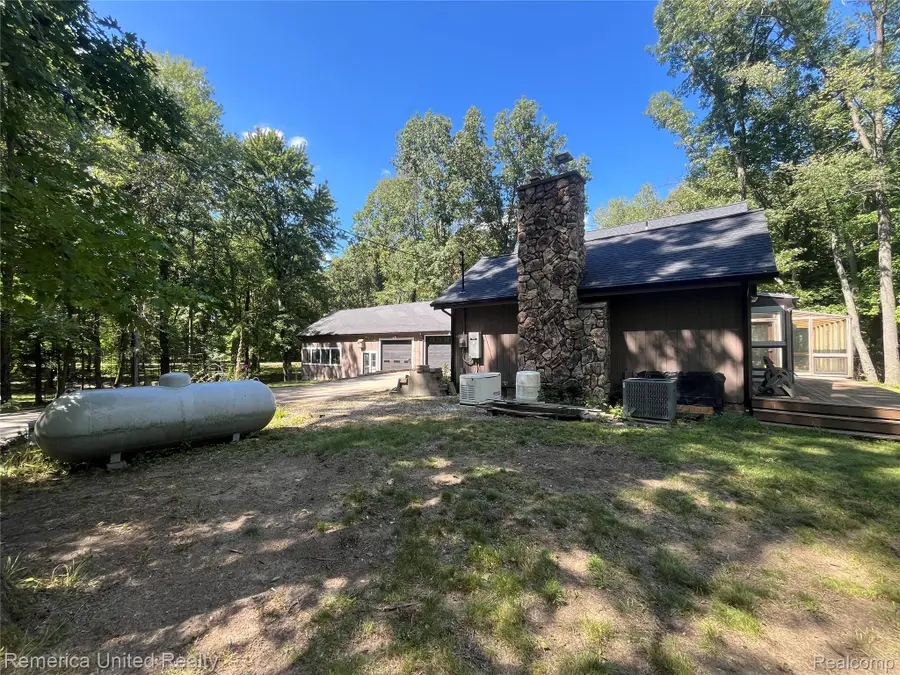 6160 Brambleberry Lane, Cohoctah, MI 48855 - #3