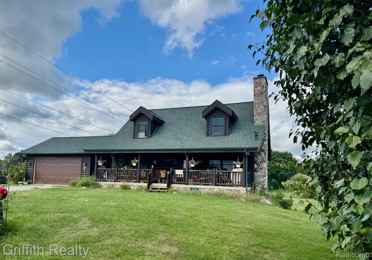 5748 W Coon Lake Road, Howell, MI 48843 - #1