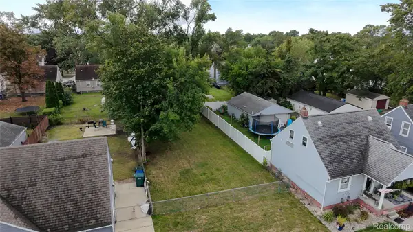 653 Leblanc Street, LincolnPark, MI 48146