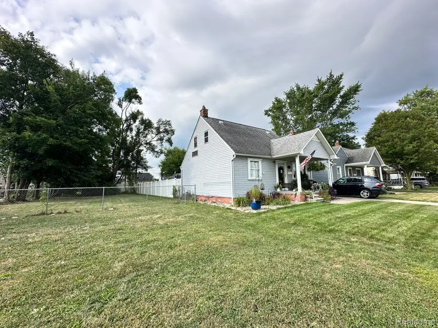 653 Leblanc Street, Lincoln Park, MI 48146 - #3