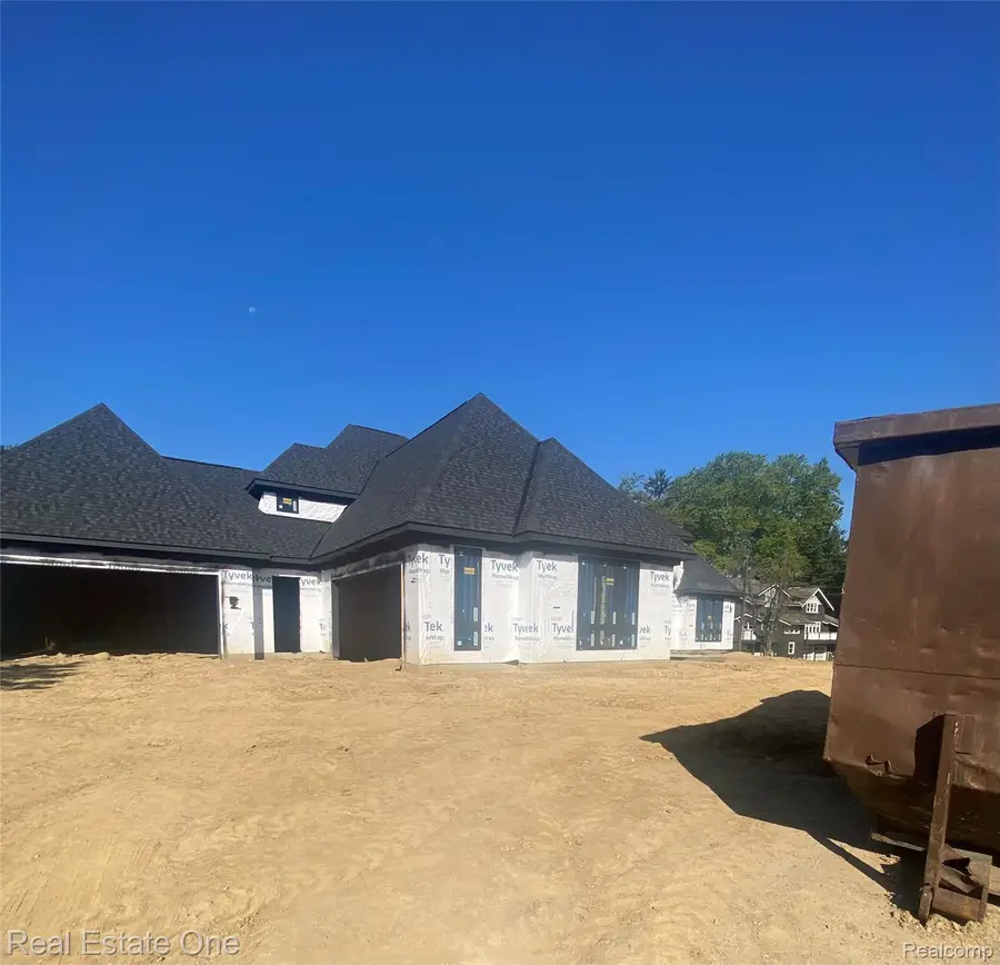3370 Bloomcrest Drive, Bloomfield, MI 48304 - #3