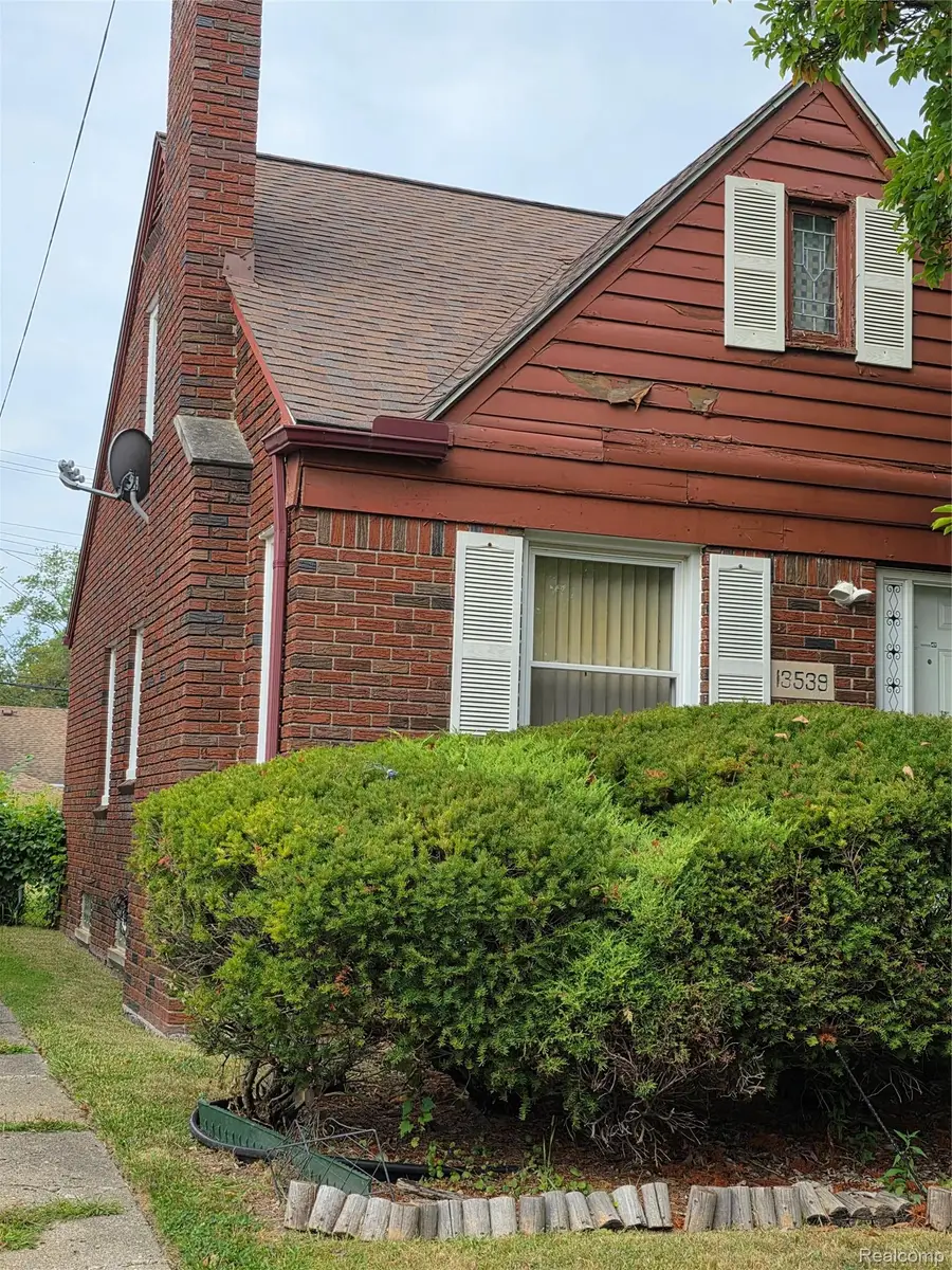 13539 Woodmont Avenue, Detroit, MI 48227 - #2