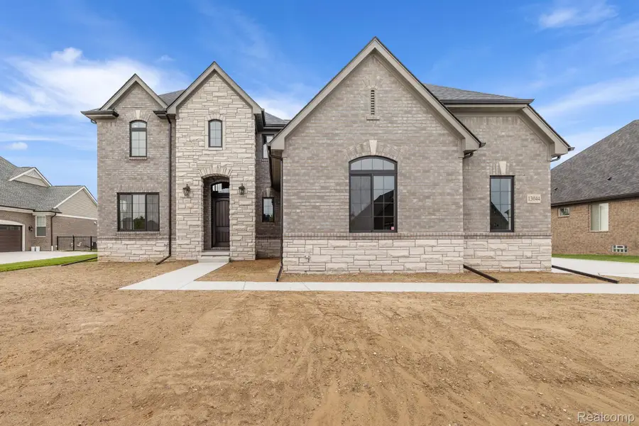 2166 Heidi Dr, Oxford, MI 48370 - #2
