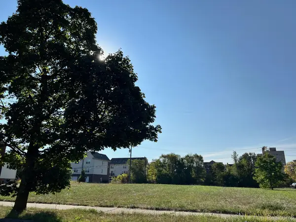 240 Hendrie Street, Detroit, MI 48202