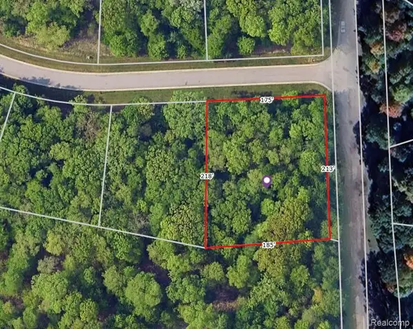 687 Kings Fairway Lane, GrandBlanc, MI 48439
