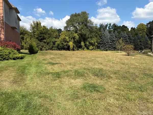 18018 Ridgeview Drive, Northville, MI 48168