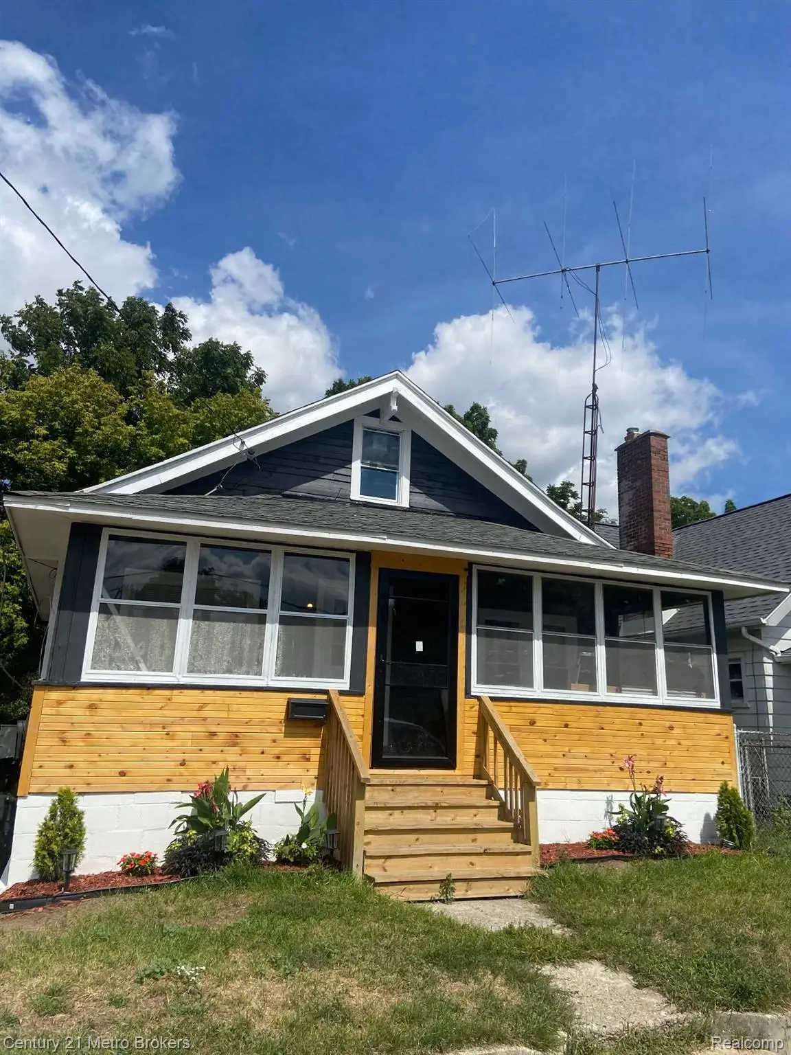 115 Livingston Drive E, Flint, MI 48503 - #1