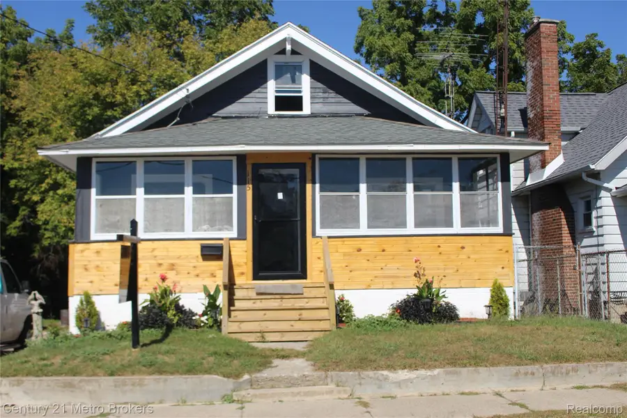 115 Livingston Drive E, Flint, MI 48503 - #2
