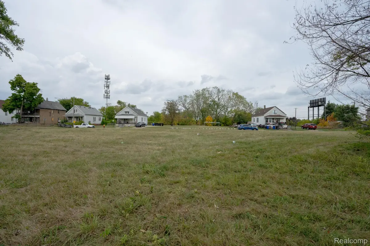 9833 Russell Street, Detroit, MI 48211 - #1