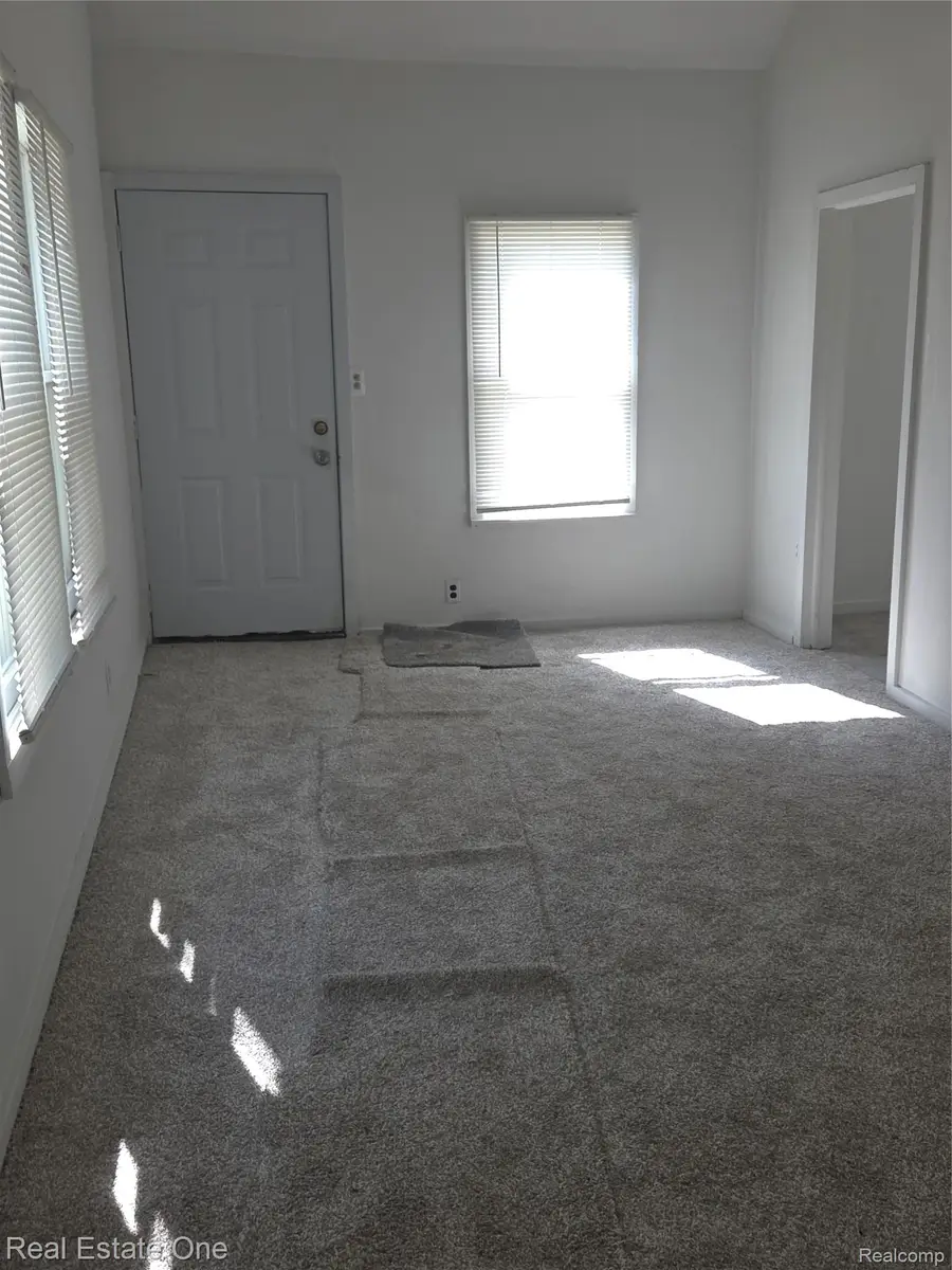 8087 Continental Avenue, Warren, MI 48089 - #2