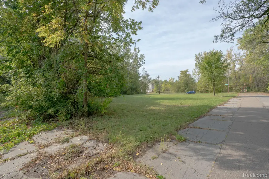 2647 W Forest Avenue, Detroit, MI 48208 - #2