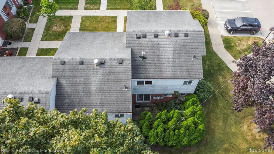 27962 Eastwick Square, Roseville, MI 48066 - #3