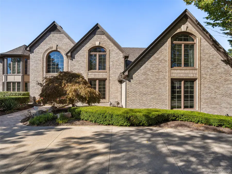 5724 Murfield Drive, Rochester, MI 48306 - #3