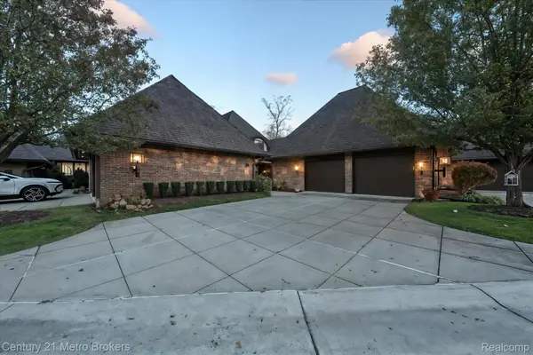 9095 S Saginaw Road #23, GrandBlanc, MI 48439