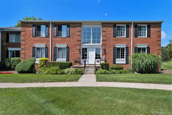 654 E Fox Hills Drive, BloomfieldHills, MI 48304