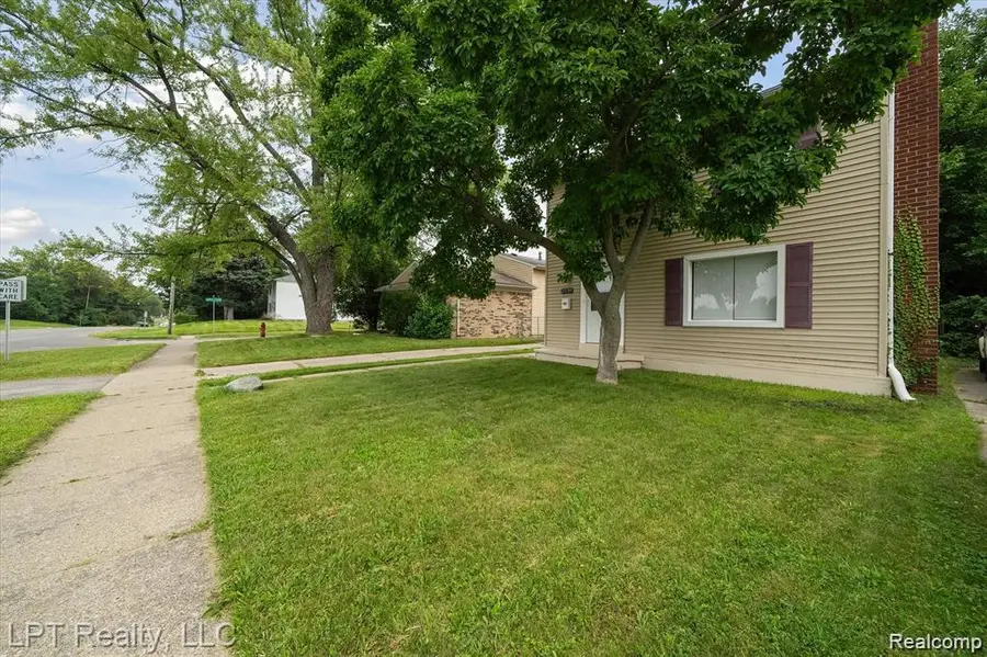 23709 W Chicago, Redford, MI 48239 - #2