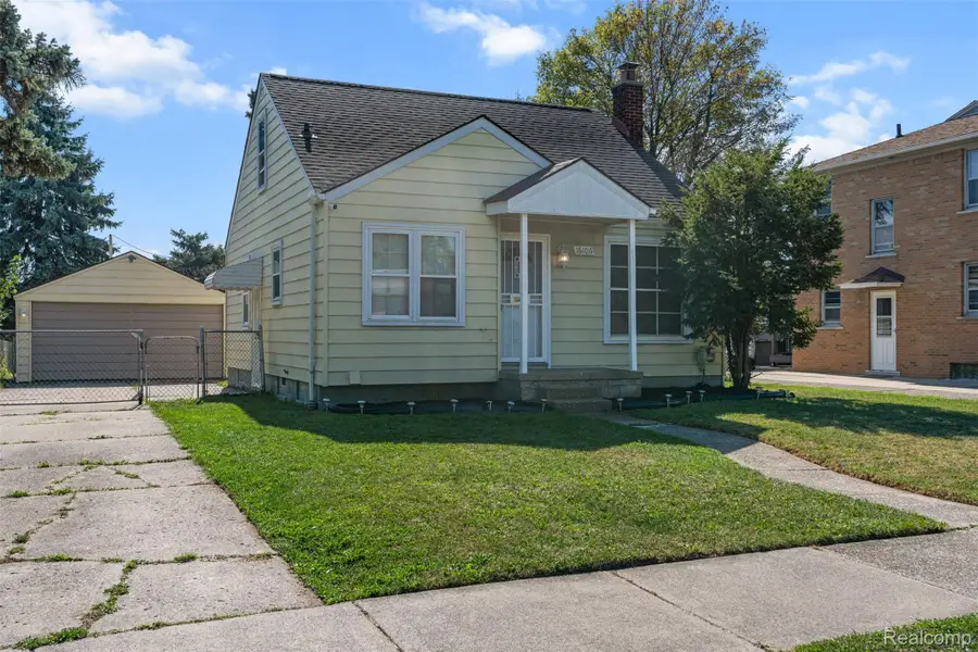 16106 Chesterfield Avenue, Eastpointe, MI 48021 - #3