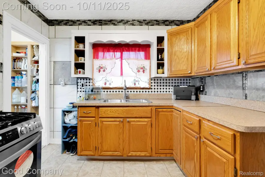 8459 Timken Avenue, Warren, MI 48089 - #3
