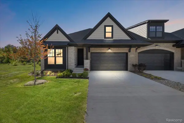 2032 Breckenridge Court #9, RochesterHills, MI 48307