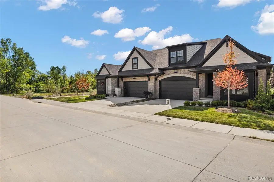 2028 Breckenridge Court #10, Rochester Hills, MI 48307 - #2