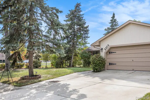 3373 Auburn Drive, Troy, MI 48083