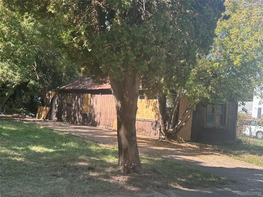 1308 Barney Avenue, Flint, MI 48503 - #2