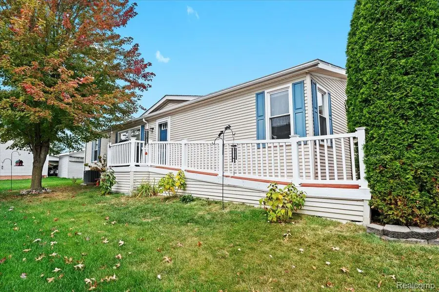 11092 Indianwood Court, South Lyon, MI 48178 - #2