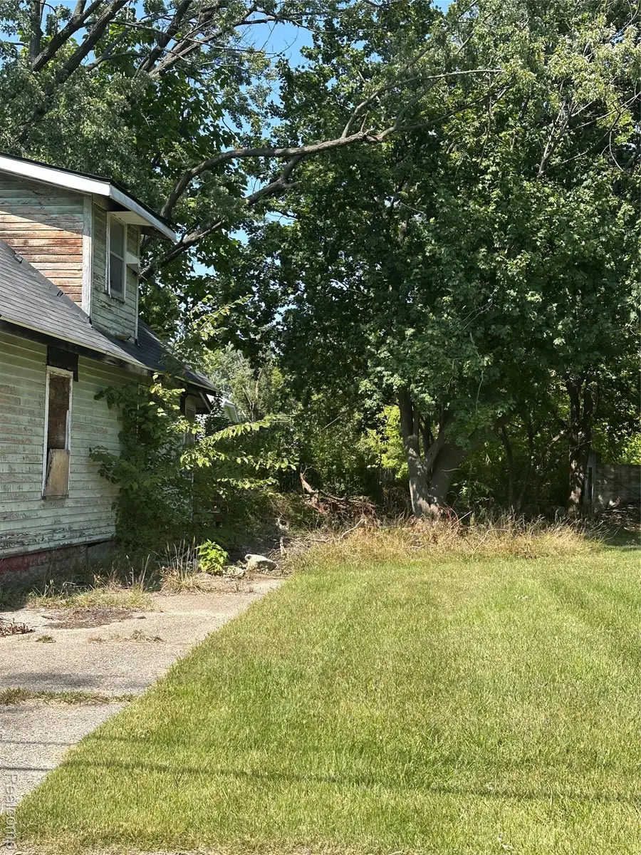 1623 Montana Avenue, Flint, MI 48506 - #2