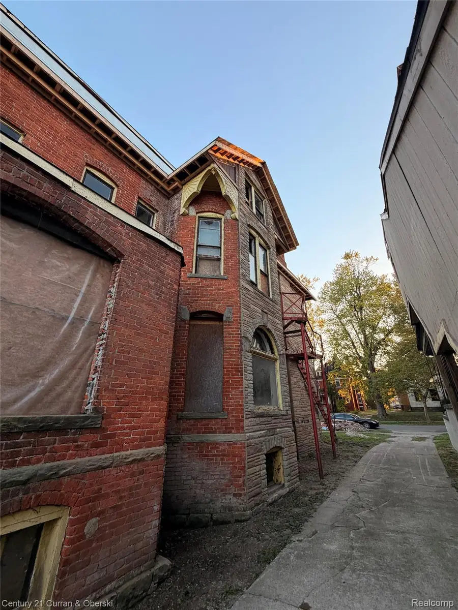 1564 Cadillac Boulevard, Detroit, MI 48214 - #3