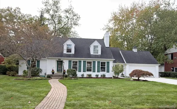 499 Sunningdale Drive, GrossePointeWoods, MI 48236