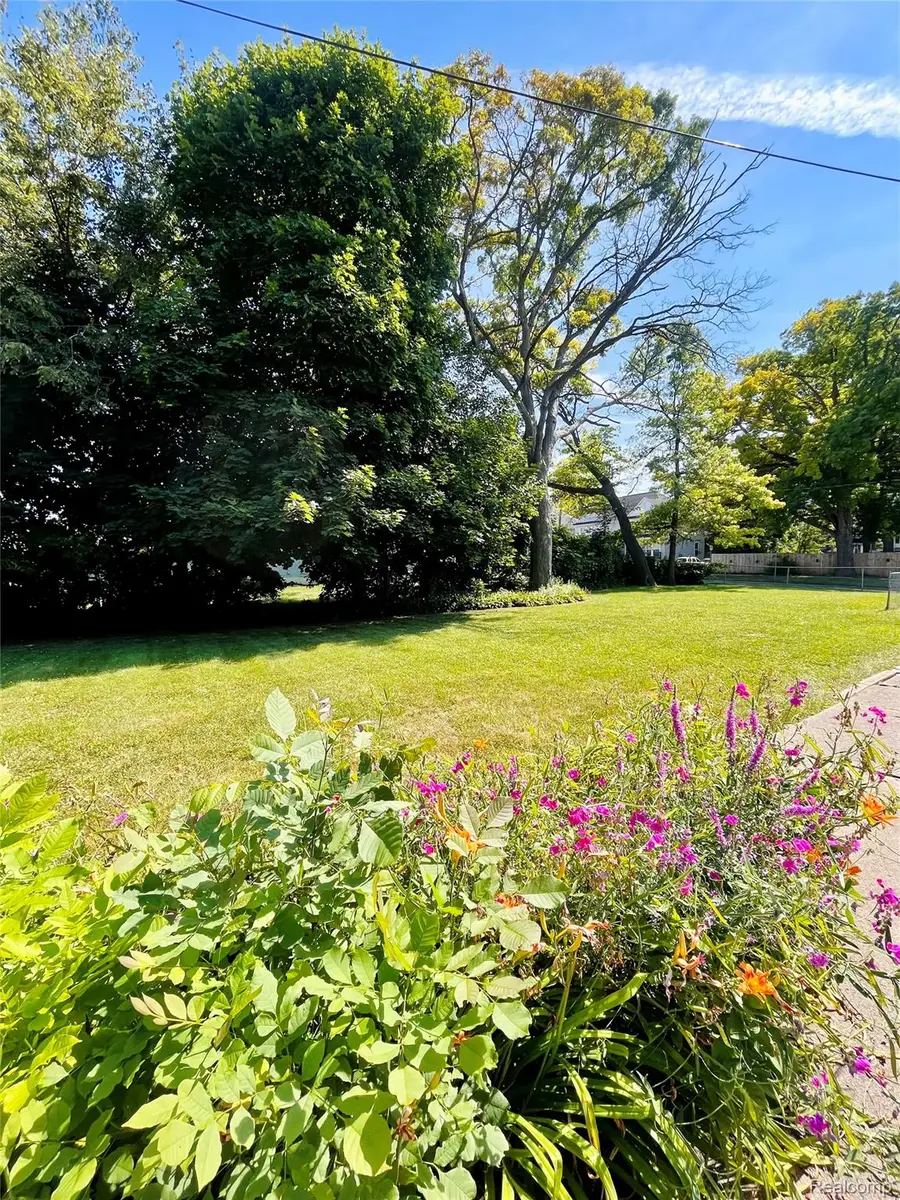 1606 Garland Street, Flint, MI 48503 - #3