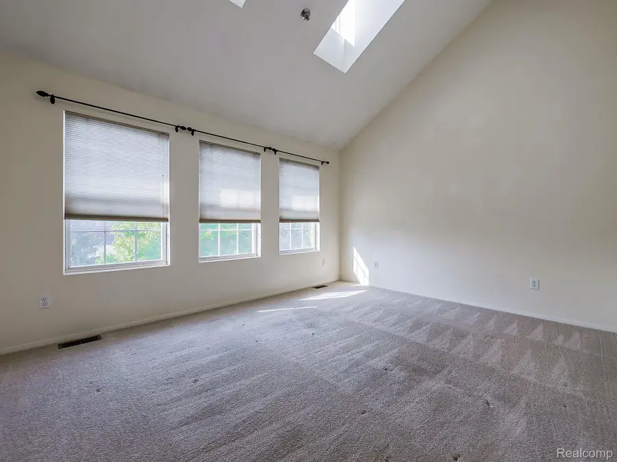 642 Lydia Lane, Pontiac, MI 48341 - #3
