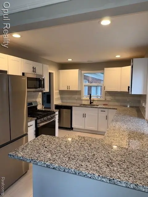 6550 Golfview Street, Garden City, MI 48135 - #2