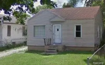 618 E Parkway Avenue, Flint, MI 48505 - #1