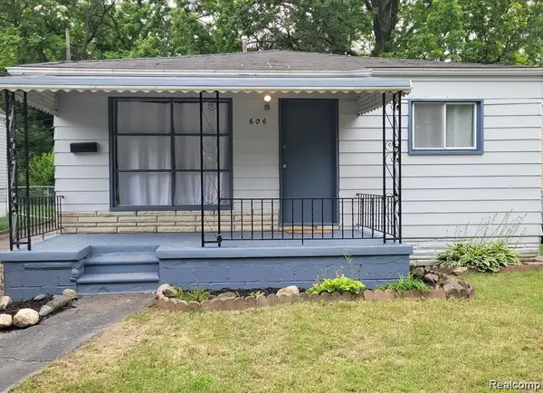 606 E Milton Avenue, HazelPark, MI 48030