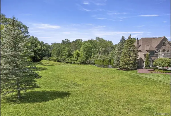 18197 Shelley Pond Court, Northville, MI 48168